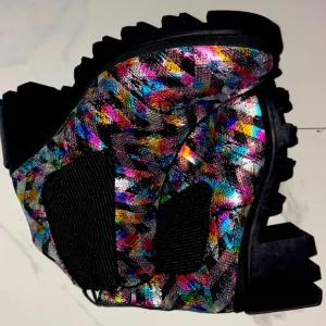 WOMENS RAINBOW BETSEY JOHNSON BOOTS SIZE 10 NWB