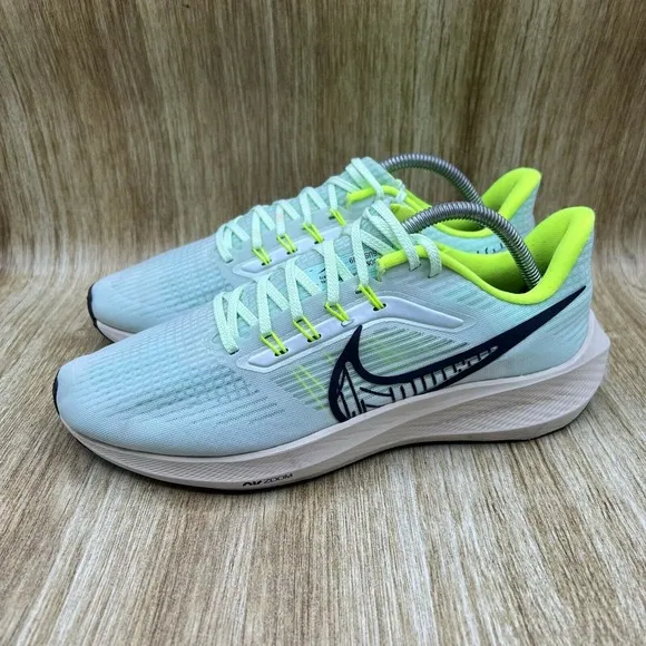 Women's Size 10.5 Men's 9 - Nike Air Zoom Pegasus 39 Green Running Shoes Sneaker