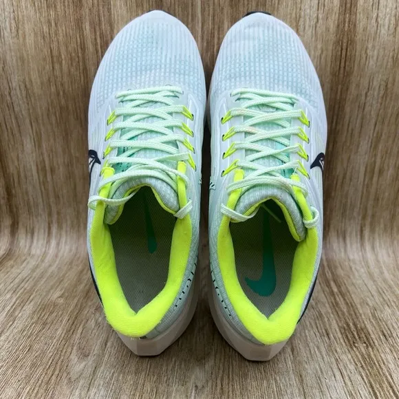 Women's Size 10.5 Men's 9 - Nike Air Zoom Pegasus 39 Green Running Shoes Sneaker
