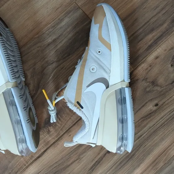 Women's Size 9 Nike Wild Air Max Sneakers. Tan And Golden Yellow Sneakers.