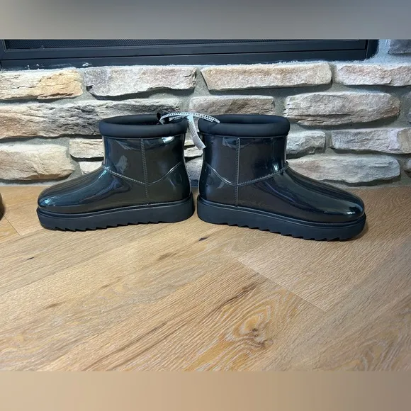 Women’s size 9 Ugg Koolaburra boots