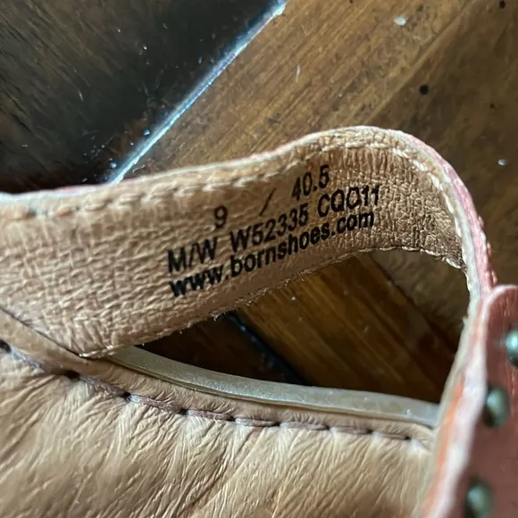 Women’s size 9/40.5 born w52335 cq011 sandals