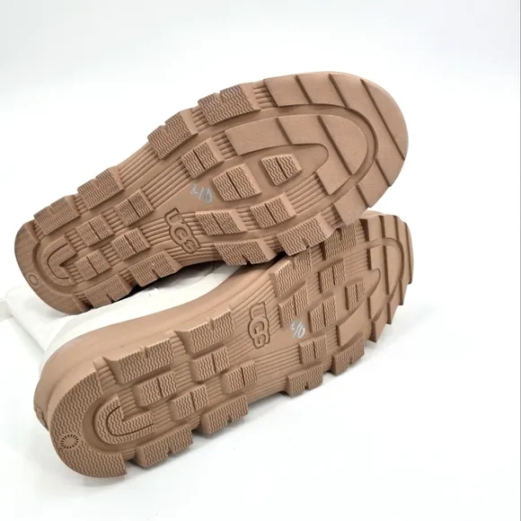 Women's The UGG Lug Boot Sneaker Size 9