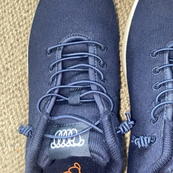 WOOLLOOMOOLOO Lambton 43 unisex navy blue wool sneakers. NWOT