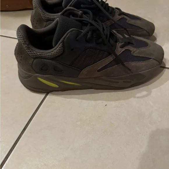 Yeezy Boost 350 v2 Mauve mens sneakers