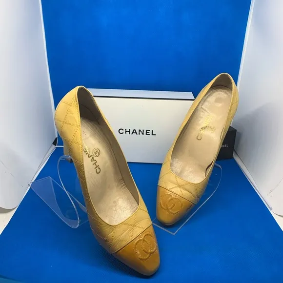 Yellow &amp; Beige Chanel CC  leather shoes 36 1/2