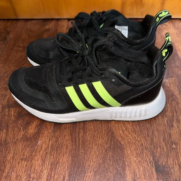 Youth Adidas Multix sneakers size 5.5
