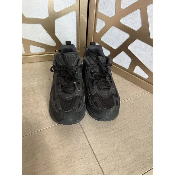 Youth Sz 5y Nike Air Max 200 &quot;Black&quot; Athletic sneakers AT5627 001unisex big kids