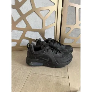 Youth Sz 5y Nike Air Max 200 &quot;Black&quot; Athletic sneakers AT5627 001unisex big kids