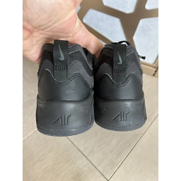Youth Sz 5y Nike Air Max 200 &quot;Black&quot; Athletic sneakers AT5627 001unisex big kids