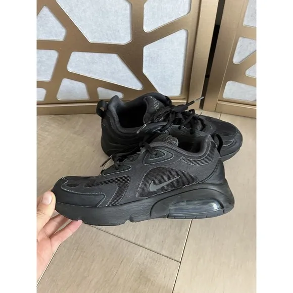 Youth Sz 5y Nike Air Max 200 &quot;Black&quot; Athletic sneakers AT5627 001unisex big kids