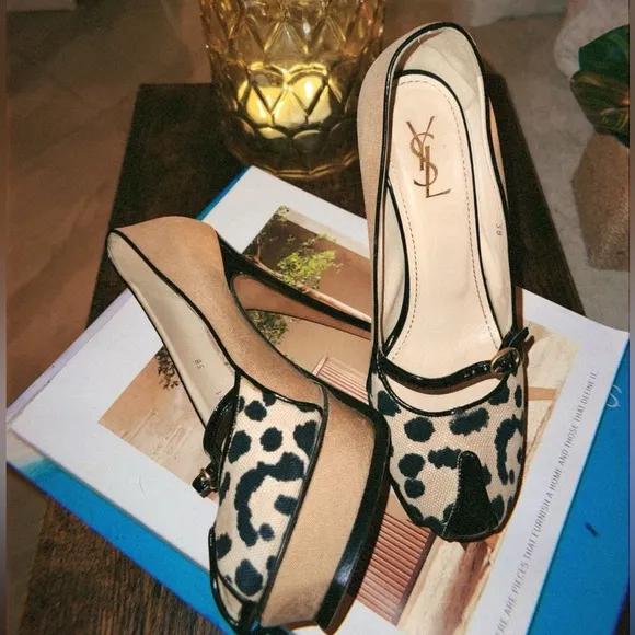 Yves Saint Laurent Authentic leopard pumps heels