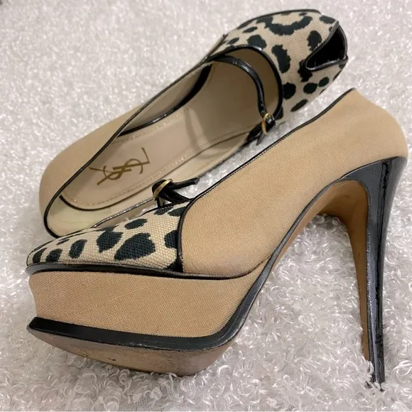 Yves Saint Laurent Authentic leopard pumps heels