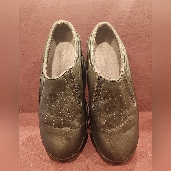 Z-coil Taos Men's size 9/42.5 EU Black Leather Slip On Shoes Unisex